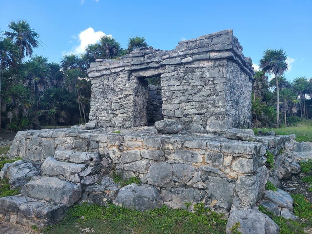 Une porte Maya
