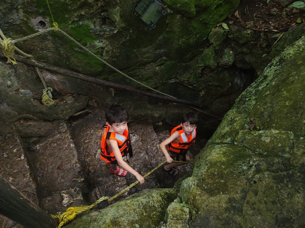 Entrée de la première cenote