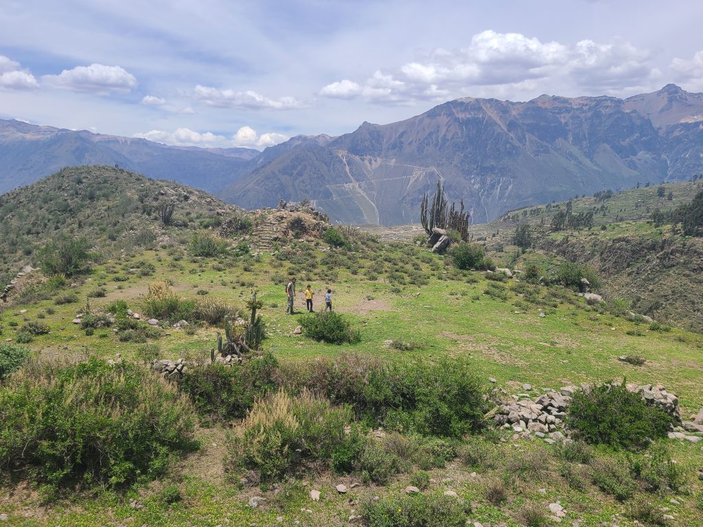 Les ruines au sommet de la montagne