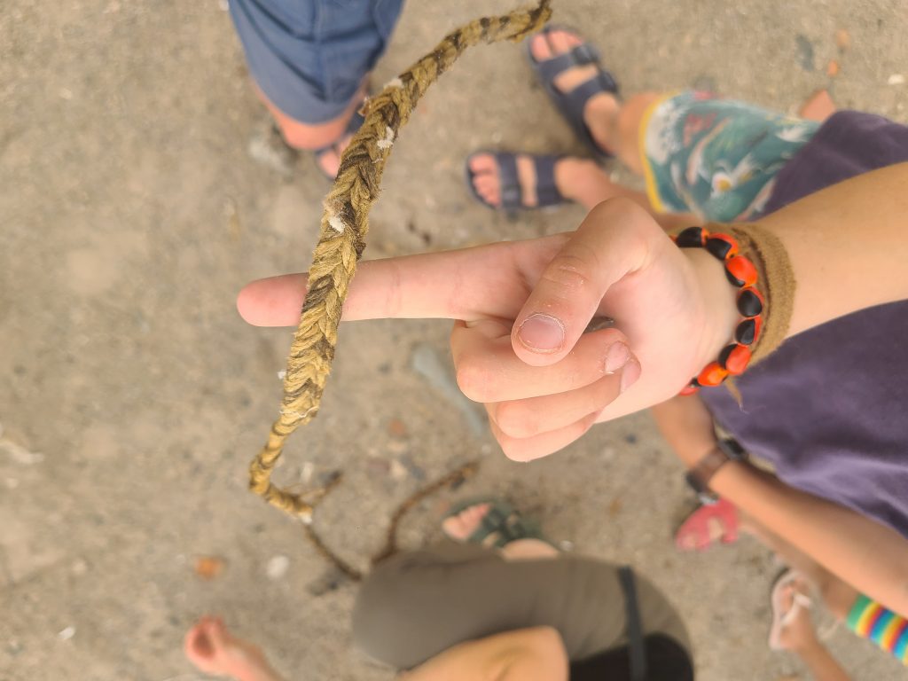 Ceinture trouvée par terre